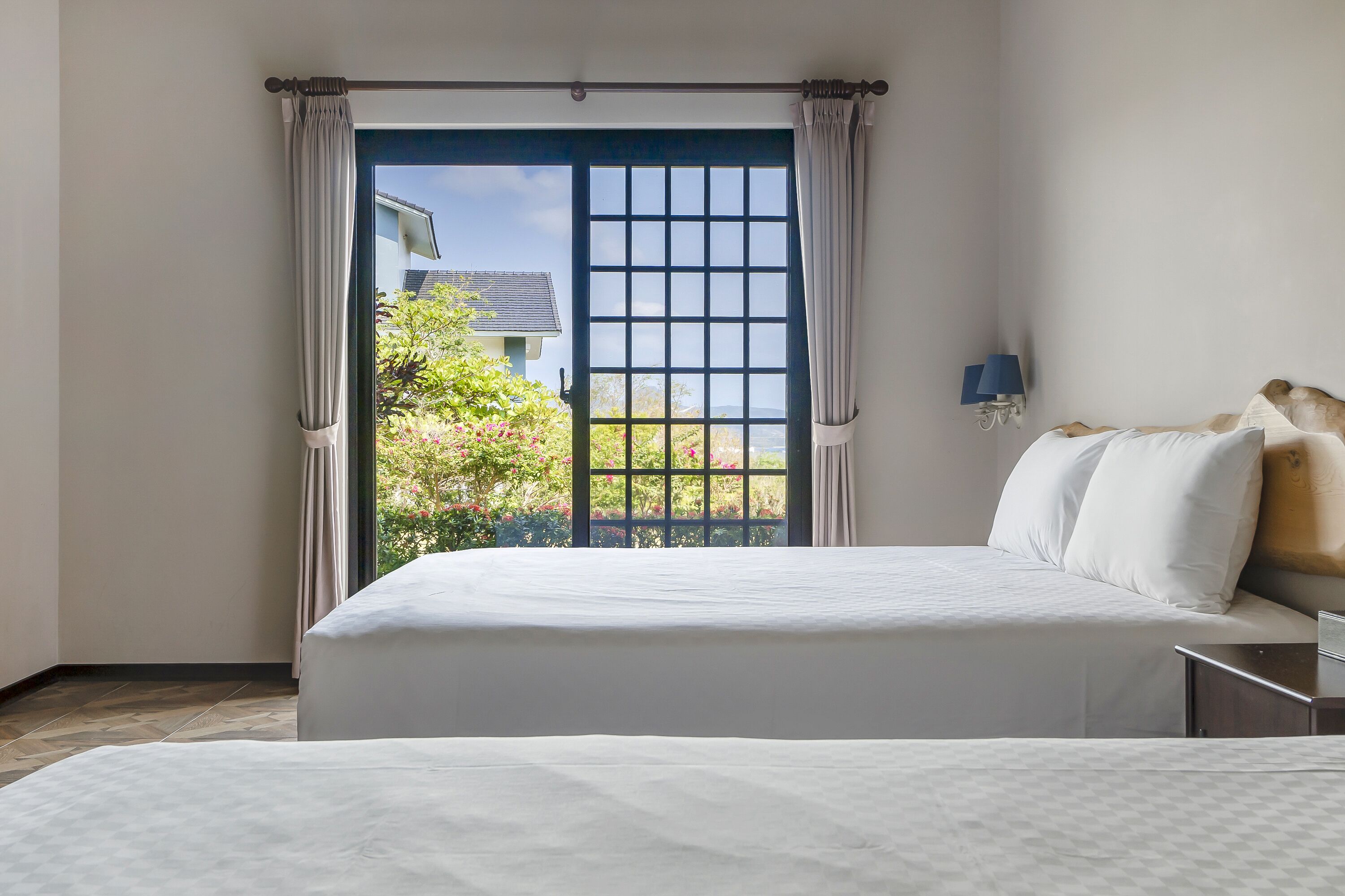 Blackout curtains, free WiFi, bed sheets