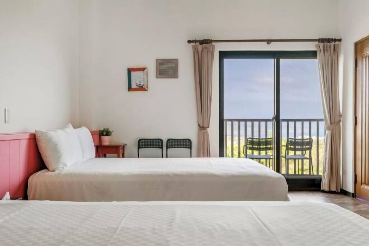 Blackout curtains, free WiFi, bed sheets