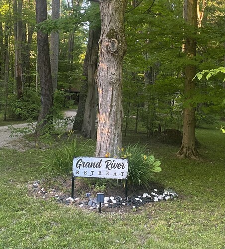 Fabulous 4-bedroom house on the Grand River