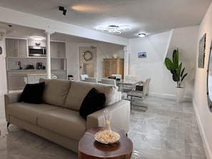 Smart TV, chimenea, estéreo, oficina