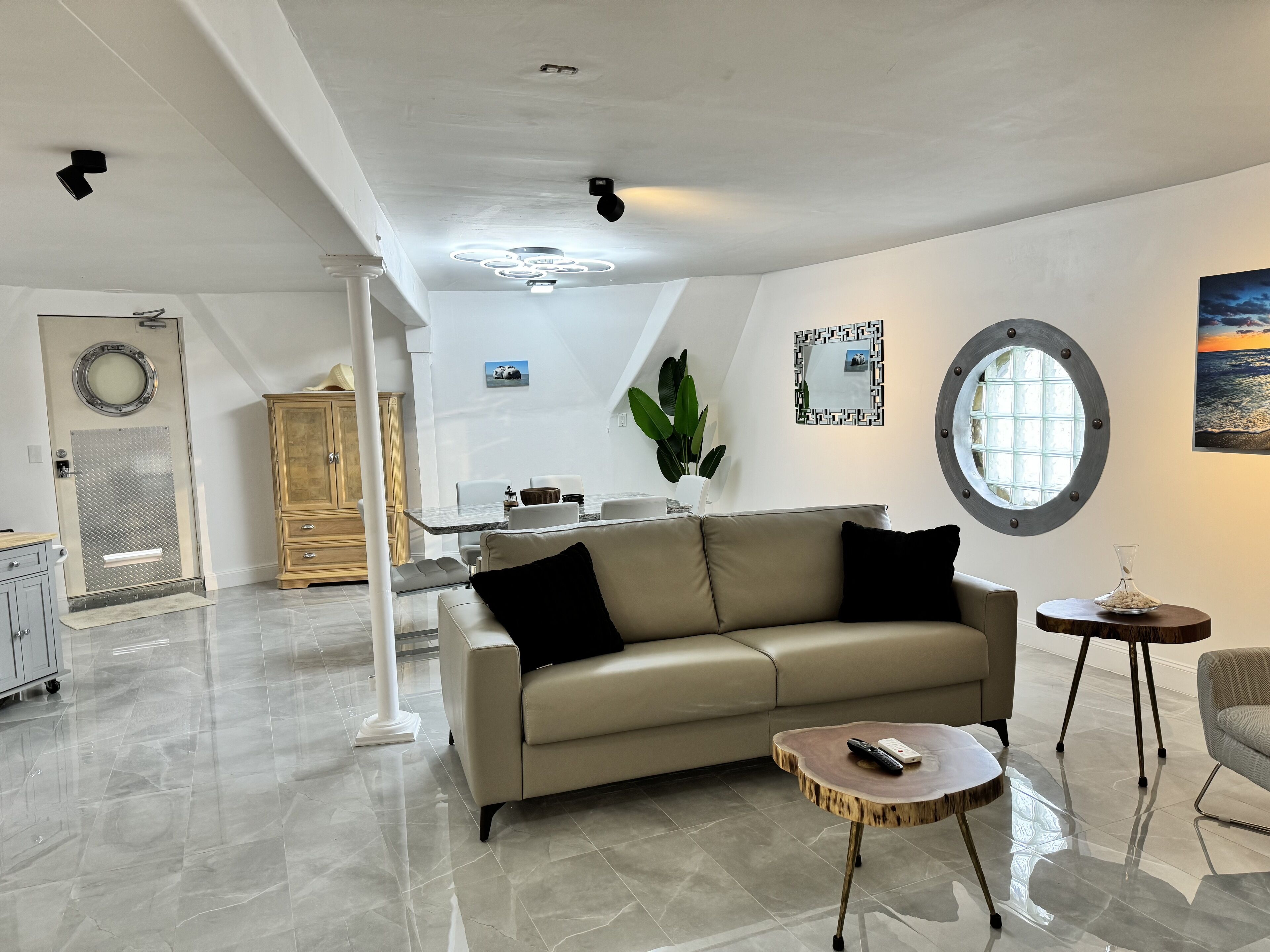 Smart TV, chimenea, estéreo, oficina