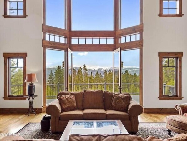 Living area - Quaking Tree Retreat-Luxury Mountain Escape! (Granby)