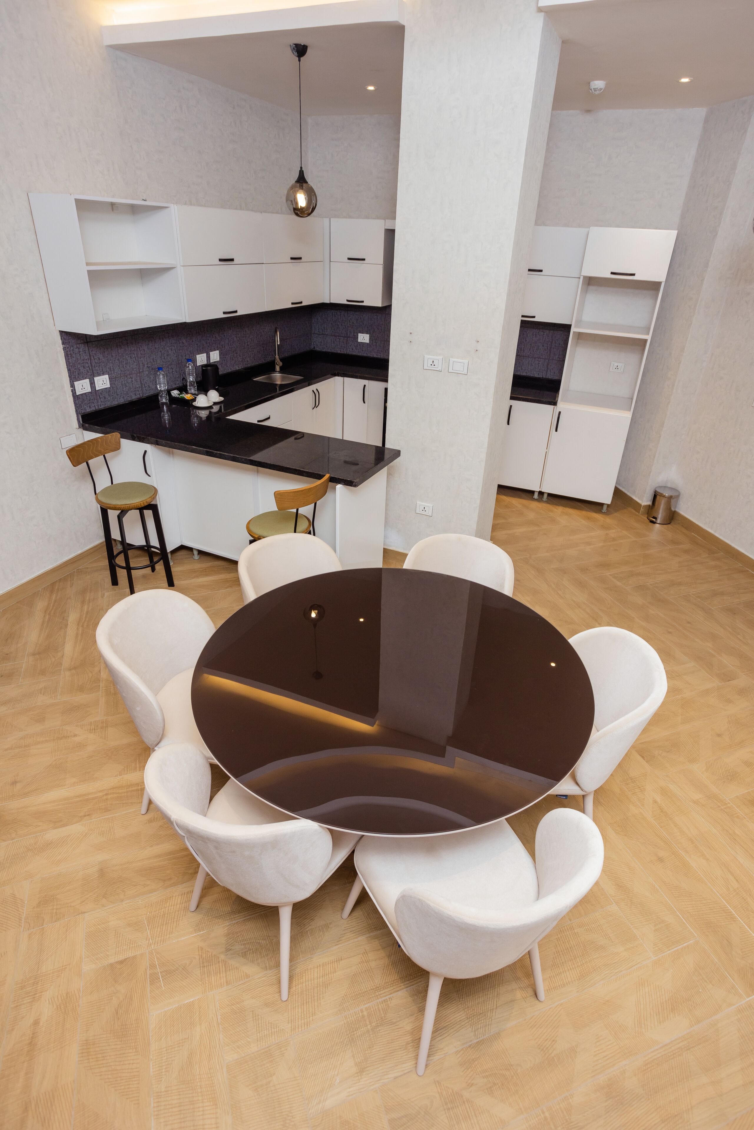 Deluxe Twin Room, 2 Bedrooms, City View | Private kitchen