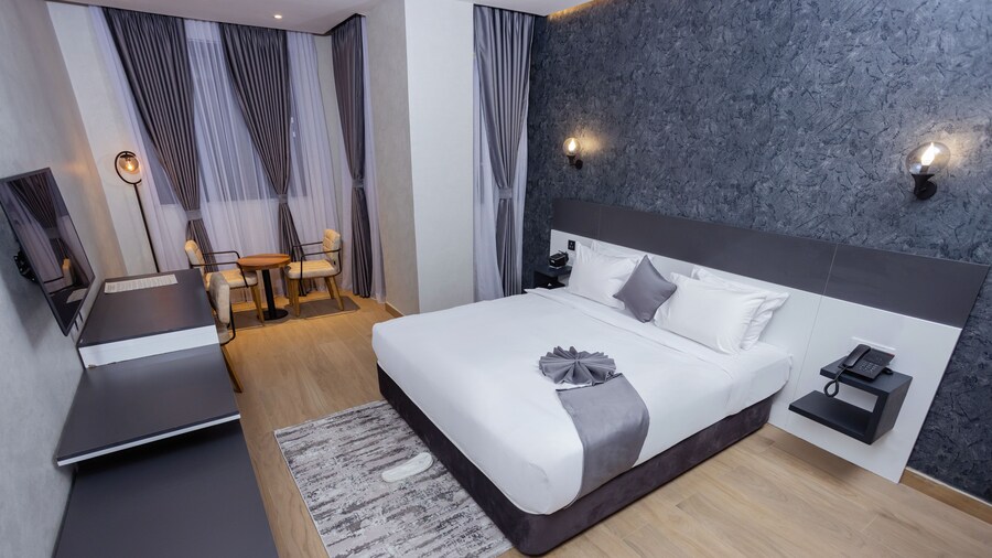 Shitaye Suite Hotel