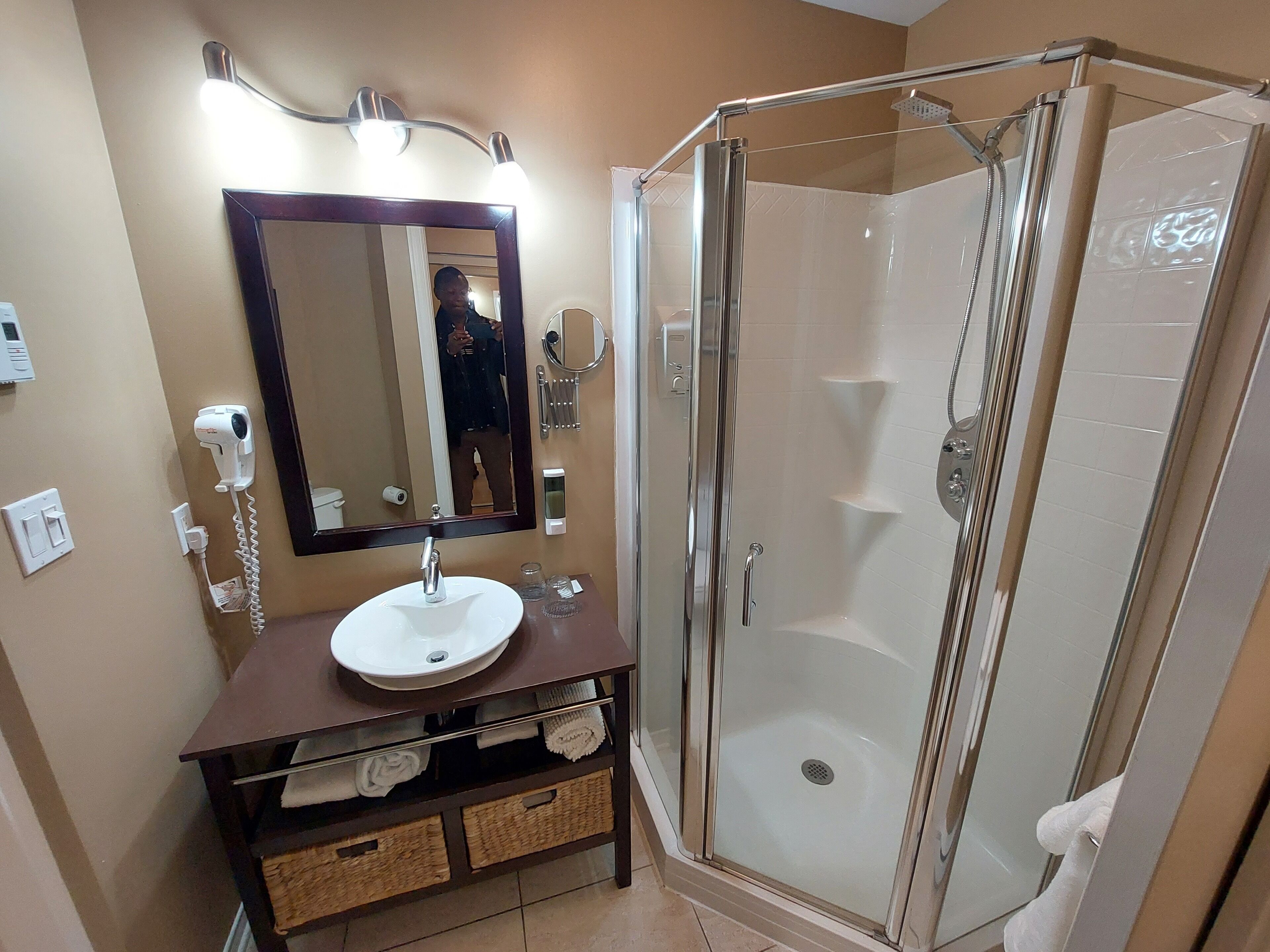 淋浴設備、風筒、提供毛巾、番梘