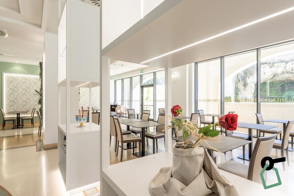 Petit déjeuner buffet compris tous les jours