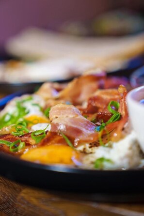 Daily buffet breakfast (PLN 55 per person) - Motlawa Apartments - Old Town by the river, Fast Wifi (Gdansk)