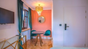 Habitación doble Deluxe, baño compartido | Wifi gratis y ropa de cama 