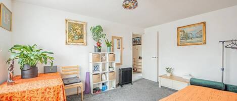 1 Schlafzimmer, Schreibtisch, Bügeleisen/Bügelbrett, kostenloses WLAN