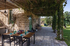 Biệt thự Junior, quang cảnh hồ bơi | Hiên