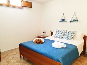 3 bedrooms, iron/ironing board, WiFi, bed sheets - Mirto Blu, Sardisches Haus (Tortolì)