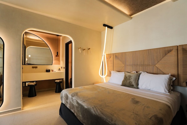 1 bedroom, desk, free WiFi, bed sheets