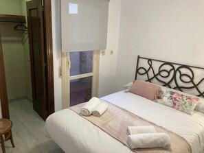 5 dormitorios, tabla de planchar con plancha, wifi y ropa de cama