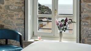A.Laurent-Sea View
