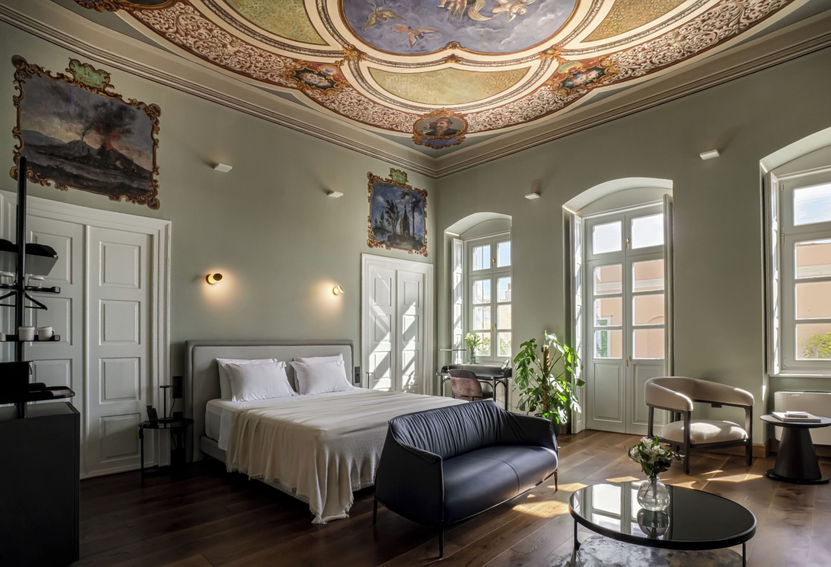 Argini Masterpiece Suite Private Balcony | イタリアのフレッテ製シーツ、高級寝具、羽毛の掛け布団、低反発ベッド
