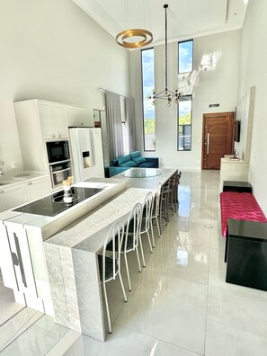 Kamar Triple | Area keluarga | TV