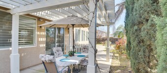 4 Mi to Dtwn Merced: Spacious Home w/ Yard!