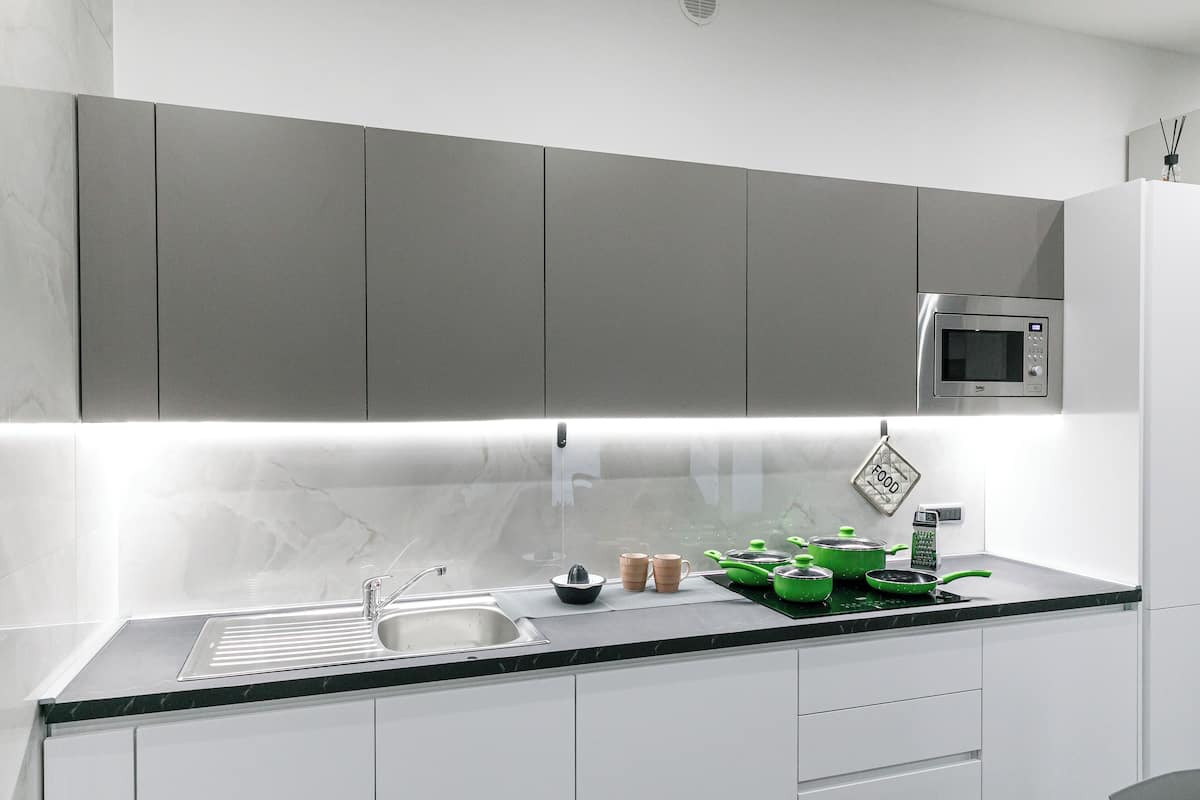 Estudio clásico (Interno 17) | Cocina privada | Refrigerador con congelador, parrilla de estufa y lavavajillas