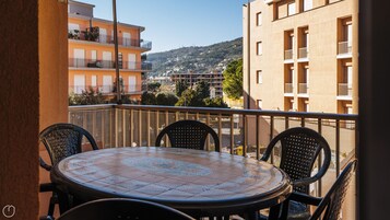 Huoneisto (2 Bedrooms) | Ulkoruokailutilat