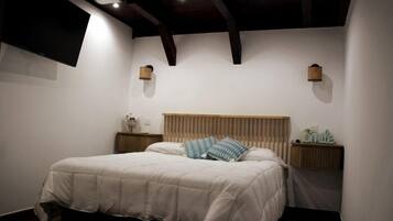 Fer et planche Ă repasser, accĂšs Internet, draps fournis