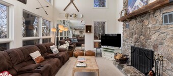 Wintergreen Retreat Jacuzzi Sauna dog Friendly