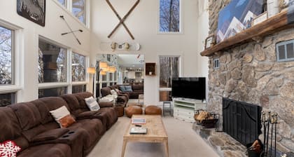 Wintergreen Retreat Jacuzzi Sauna dog Friendly