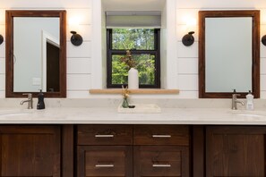 House | 4 bedrooms - Oasis Near Charlottesville With Pool Grill (Troy)