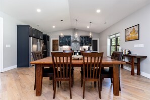 House | 4 bedrooms - Oasis Near Charlottesville With Pool Grill (Troy)