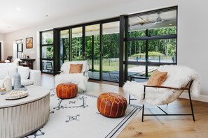 House | 4 bedrooms - Oasis Near Charlottesville With Pool Grill (Troy)