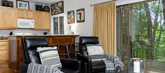 Condo at Wintergreen Walk to Slope Pool Access