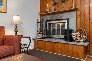 Apartment | 2 bedrooms - Condo at Wintergreen Walk to Slope Pool Access (Nellysford)