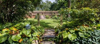 Cheerful 3 Bedroom Home Walk to UVA Stadium