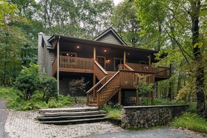 House | 3 bedrooms - Retreat at Wintergreen Pool Access Grill (Nellysford)