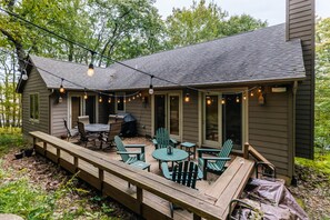 House | Terrace/patio - Retreat at Wintergreen Pool Access Grill (Nellysford)