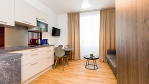 Apartment, 1 King-Bett und Schlafsofa, Nichtraucher | Wohnbereich
