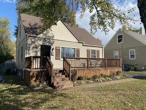 Exterior - Cozy house in the heart of the city!  (Louisville)