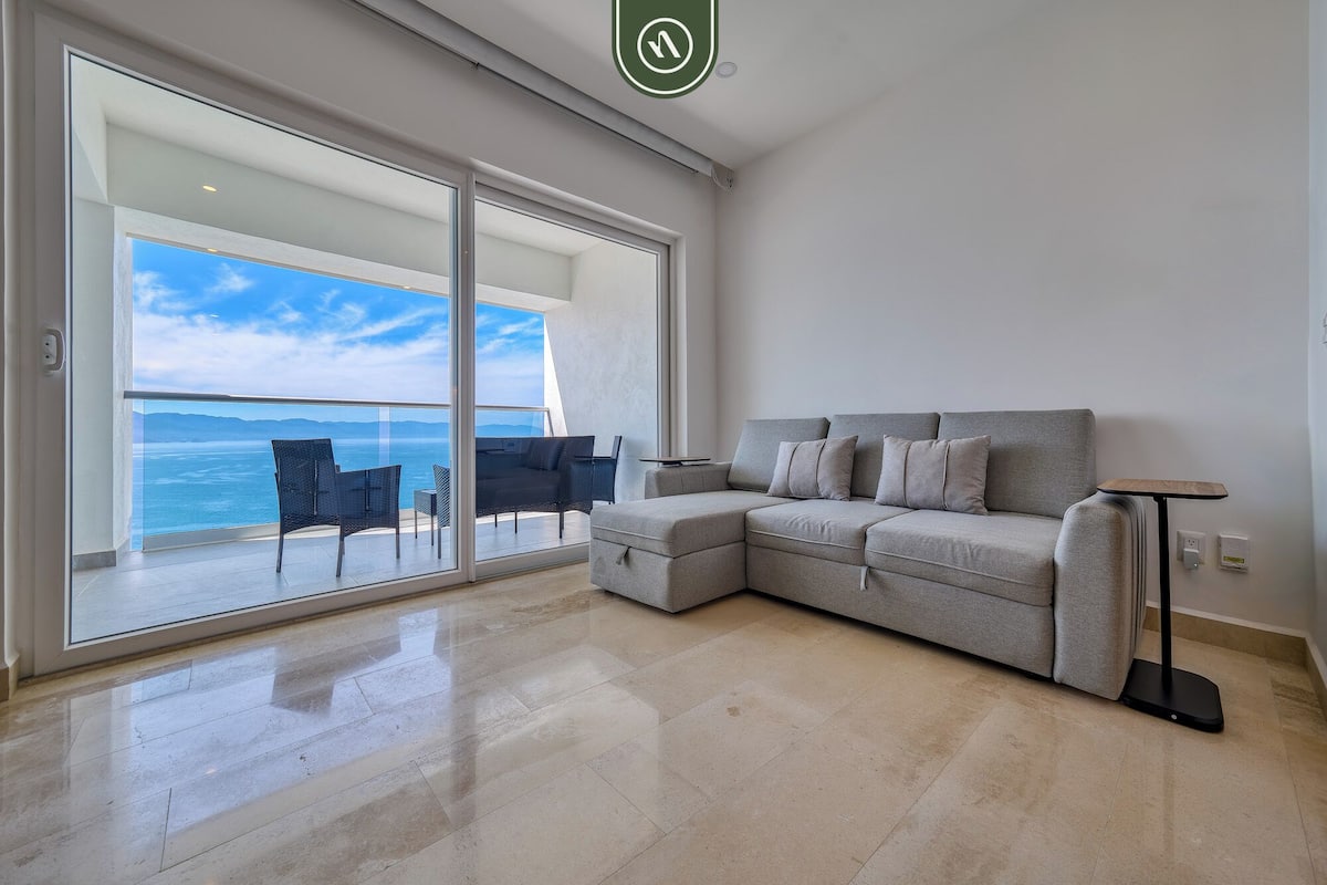 Panoramic Apartment | Living area | 50-inch TV with digital channels, streaming services