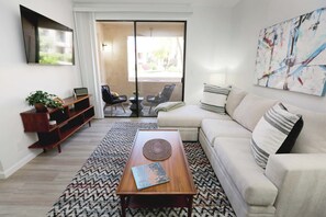 Smart-TV og stereoanlegg