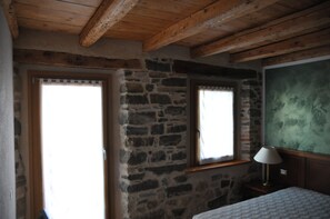 Coffres-forts dans les chambres, rideaux occultants