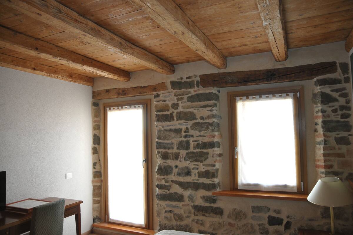 Comfort Room, 1 Bedroom, Refrigerator, Garden View | 1 bedroom, in-room safe, blackout drapes, soundproofing
