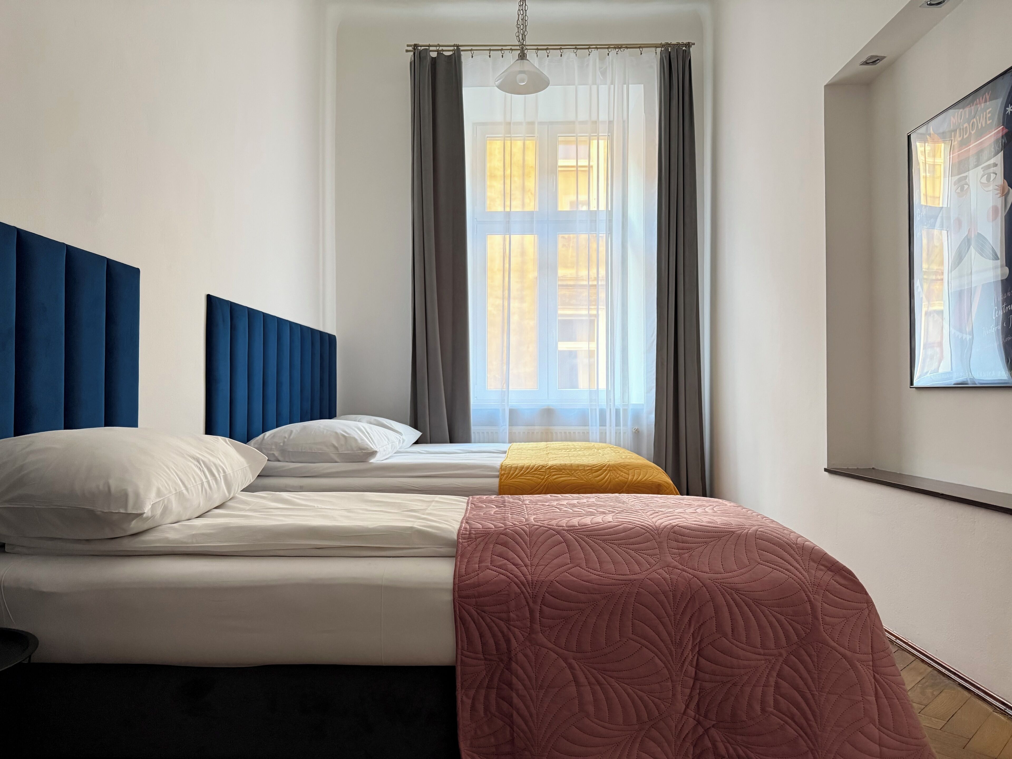 Hypo-allergenic bedding available, blackout drapes