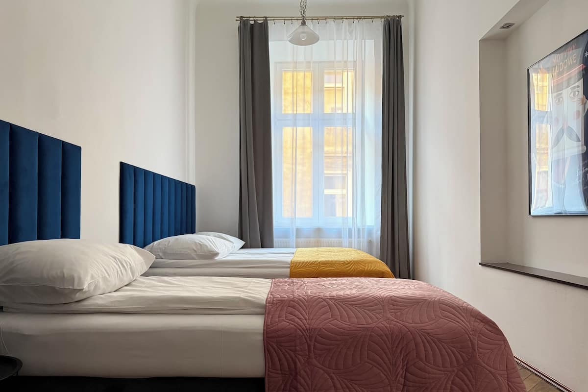 Hypo-allergenic bedding, blackout curtains