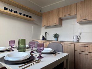 Executive Apartment | Private kitchen | Full-size fridge, oven, stovetop, coffee/tea maker - Corner House Residence (Kraków)