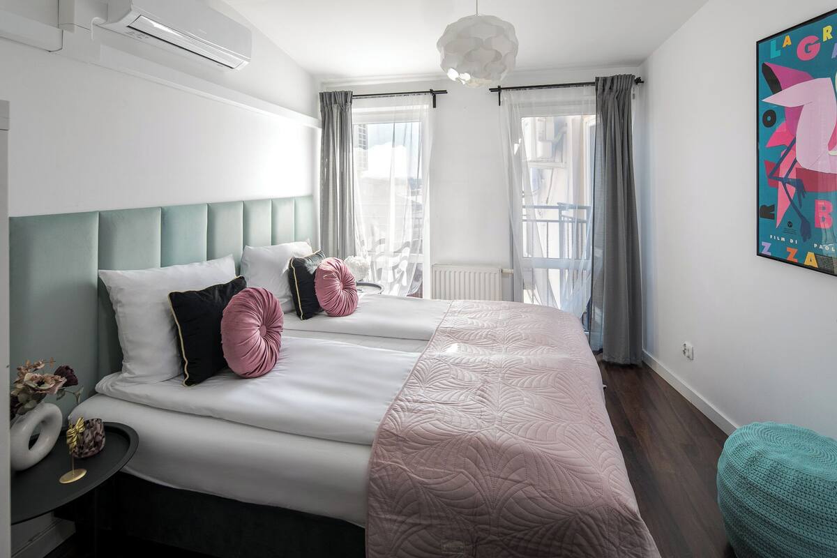 Hypo-allergenic bedding, blackout curtains