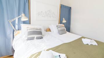 3 bedrooms, desk, iron/ironing board, travel cot