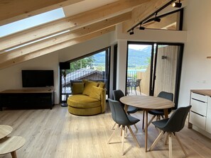 华丽公寓, 1 间卧室, 湖景 | 高档床上用品、加厚床垫、隔音、熨斗/熨板