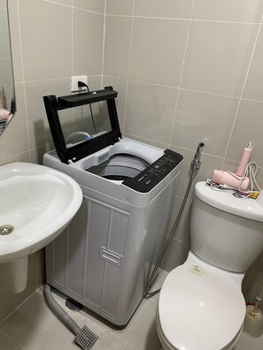 Condo, 1 Bedroom | Bathroom shower - Grass Residence Sm North Edsa Tower 3 (Quezon City)