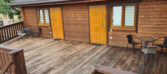 Comfortable rooms near the lake.