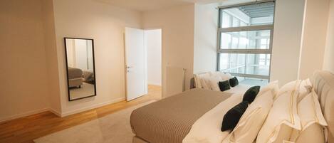 Luxury Penthouse, Garden Area | 3 bedrooms, premium bedding, iron/ironing board, free WiFi