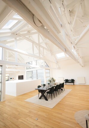 Penthouse Luxe, cÎté jardin | Restauration dans la chambre
